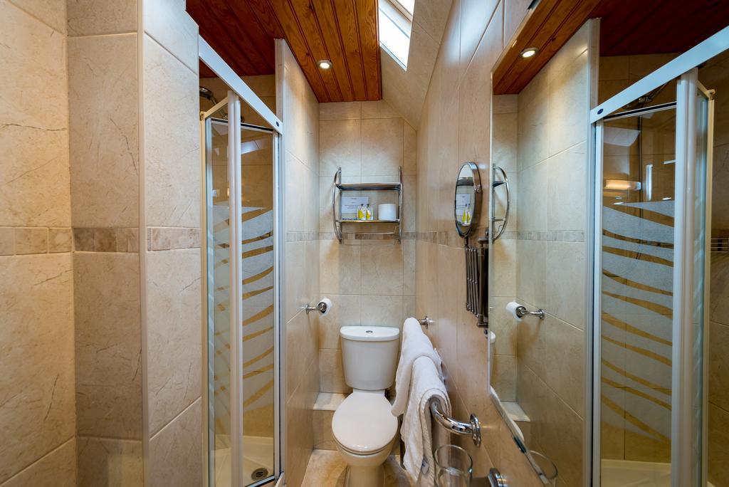 En-suite Twin Room,415702362:JPEG
