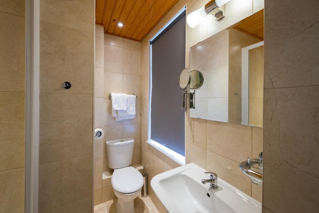 En-Suite Double Room,703847587:JPEG